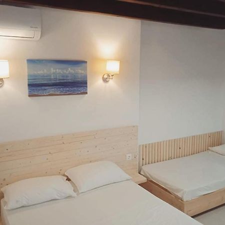 Occasus Room Comfort Chalki Town Eksteriør billede