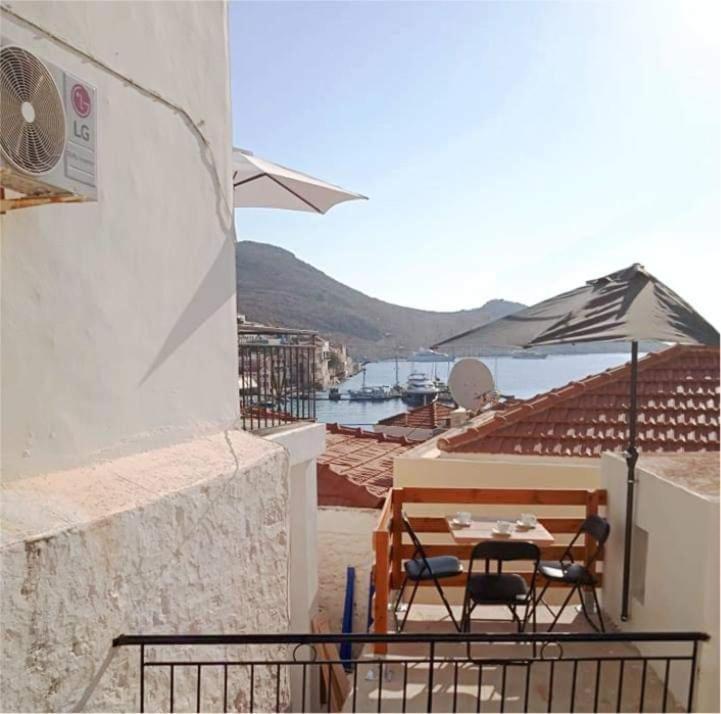 Occasus Room Comfort Chalki Town Eksteriør billede